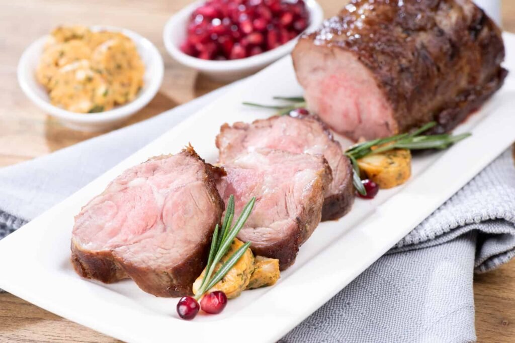 plato de lomo con mantequilla de perejil